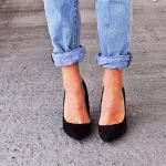 Moda: caviglie scoperte in inverno, le tendenze controsenso