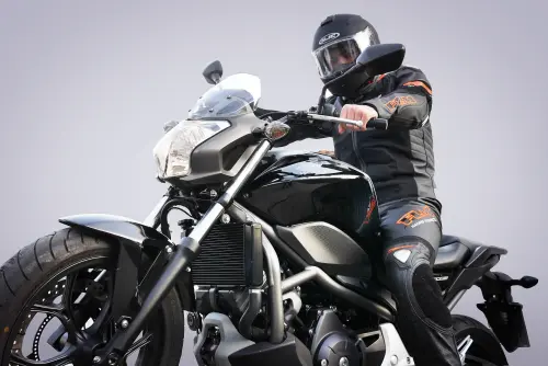 Abbigliamento tecnico per motociclisti: le nuove leggi in arrivo