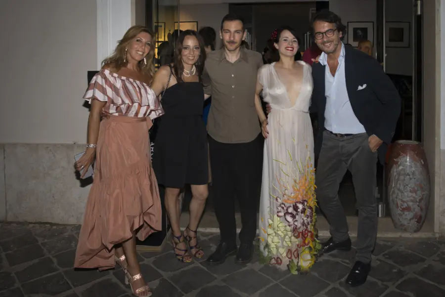 Il Margutta - L'arte di Tiziano Guardini diventa un abito 'green' d'alta moda