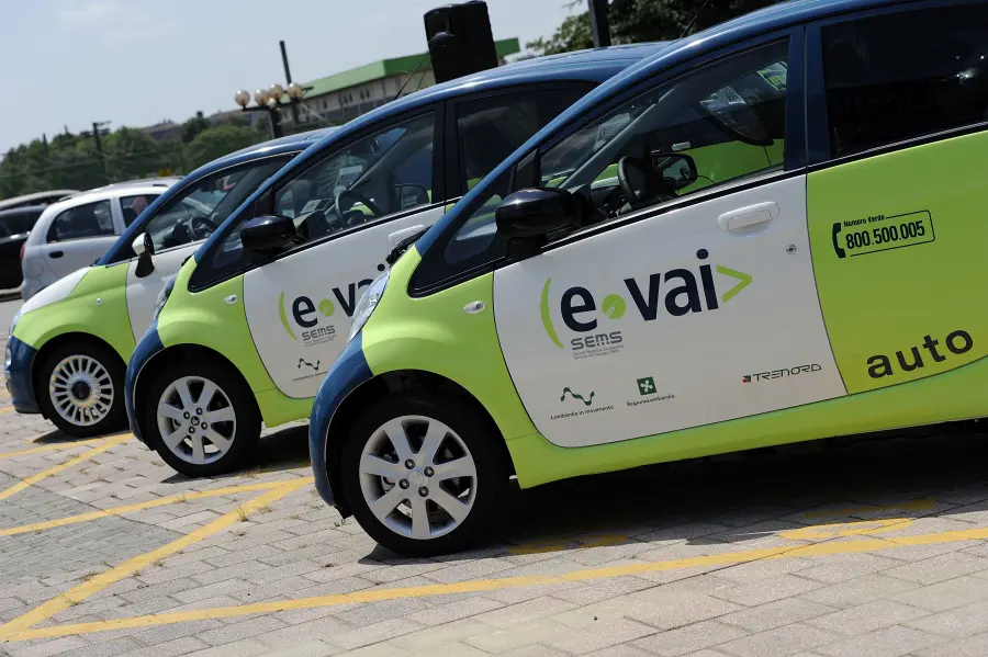 E-vai, il primo car sharing ecologico