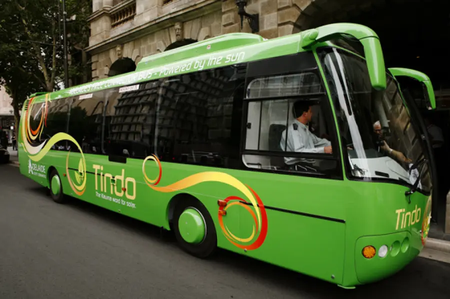 Tindo: l'autobus alimentato a energia solare
