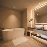 Rivestimenti per il bagno in ceramica, una scelta d’amore per l’ambiente