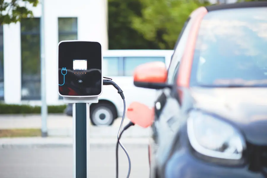 Dagli ecobonus alle esenzioni: come spendere meno con le auto elettriche
