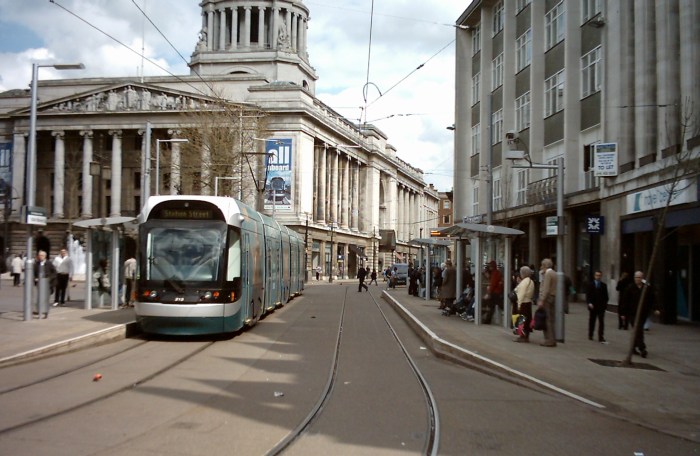 Nottingham citta modello: tram elettrici e piste ciclabili