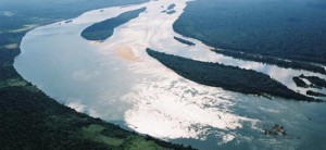 Brasile: centrale idroelettrica in Amazzonia