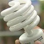 SALUTE. Lampade a risparmio energetico: tenersi a 30 centimetri di distanza
