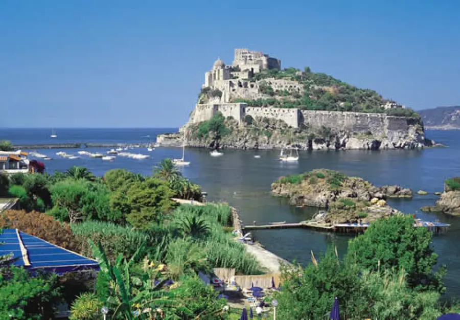 Ischia: binomio possibile tra albergo ed ecologia.