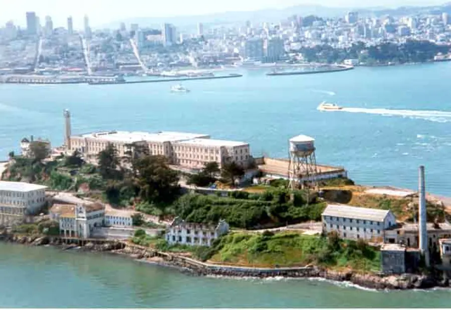 Alcatraz, da carcere a parco solare